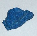 Lapis lazuli, un pigment bleu.